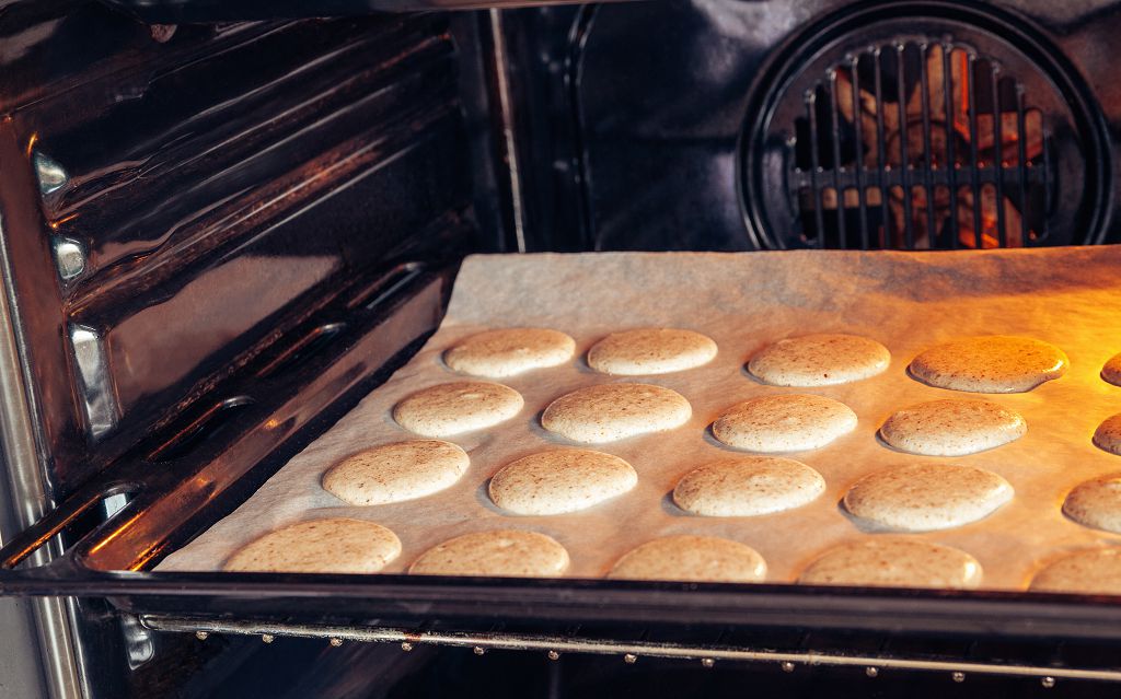 fill the cookies with strained jam