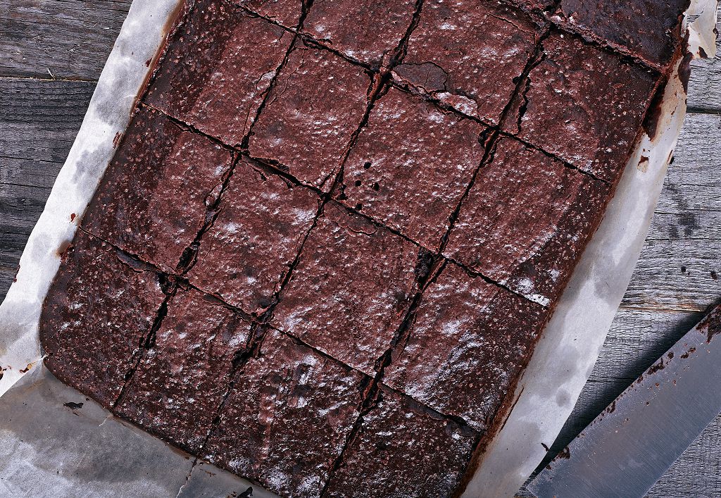 slicing the brownies into squares