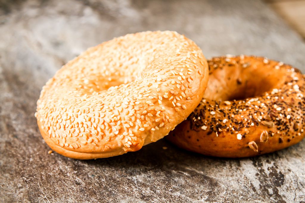 Включи коржик бублик. День бублика. День бублика (National Bagel Day) - США.. День бублика праздник. День бублика 15 января.