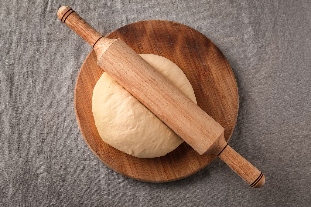 The Best Rolling Pin Substitutes You Can Find In The Kitchen Right Now 