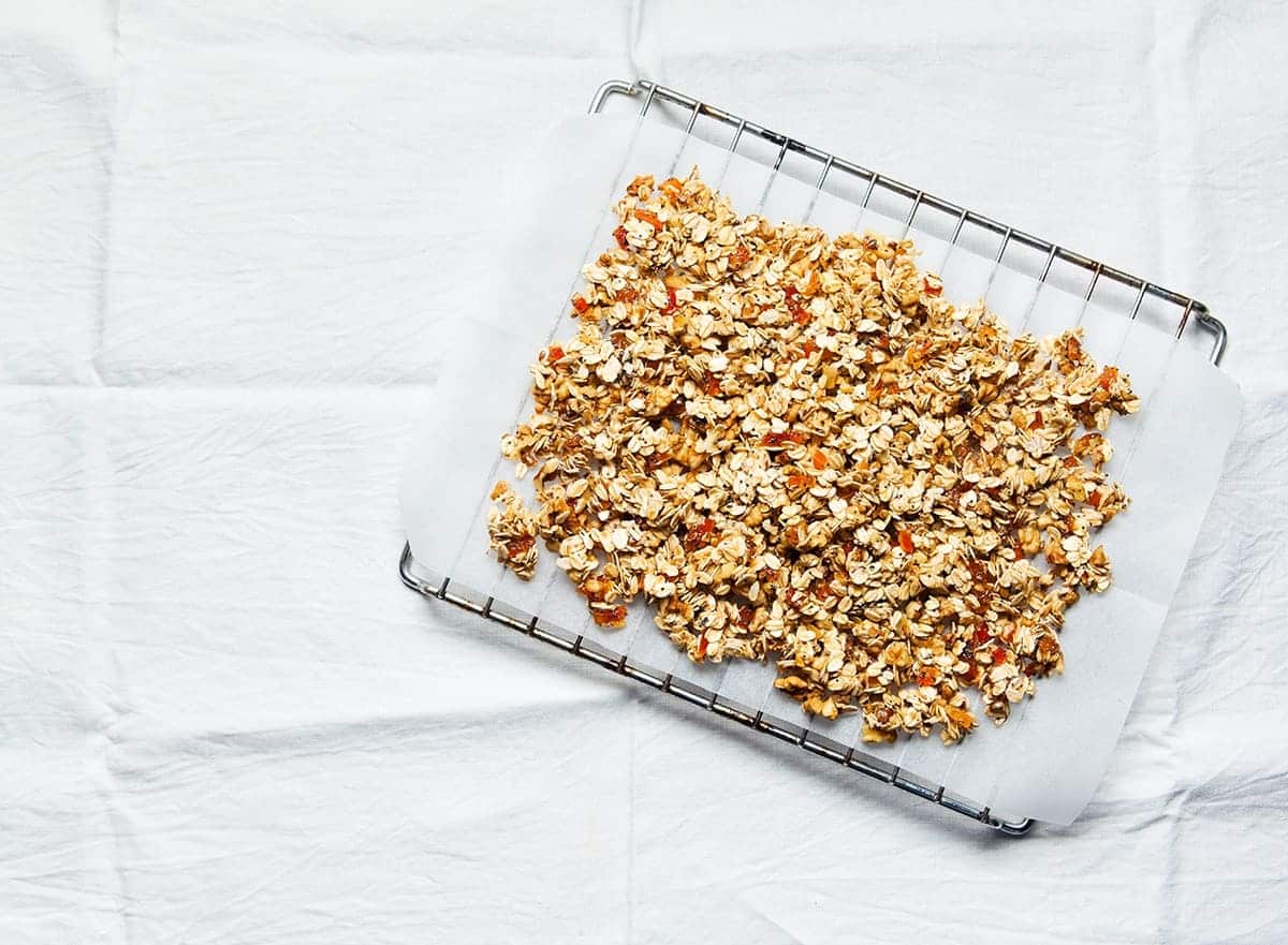 Dehydrating the almonds