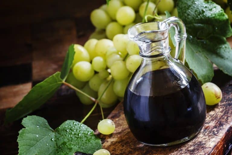 How to Make a Substitute for Balsamic Vinegar