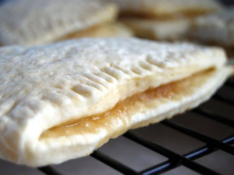 how to cook toaster strudel in microwave