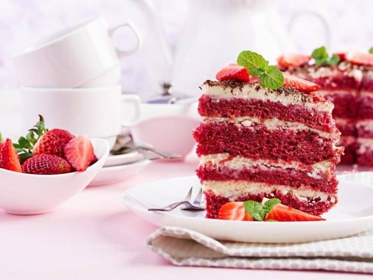 Red Velvet cake with strawberries and tea