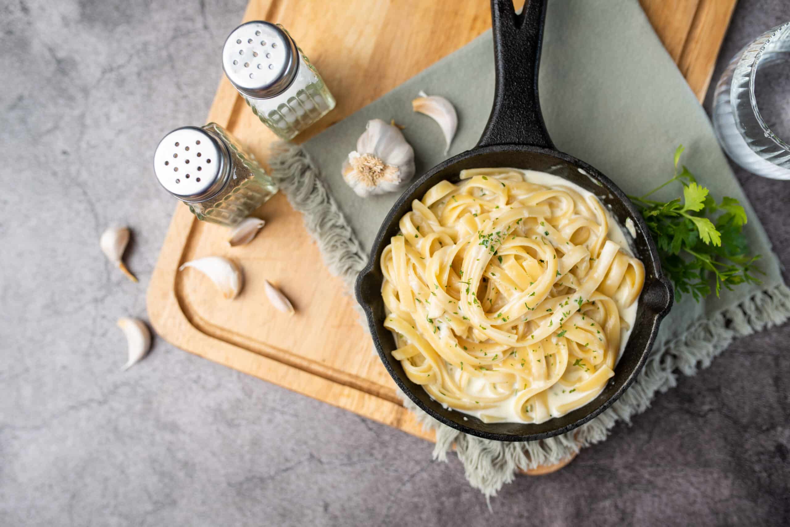 Traditional Alfredo Sauce: Two Recipes & Alternatives